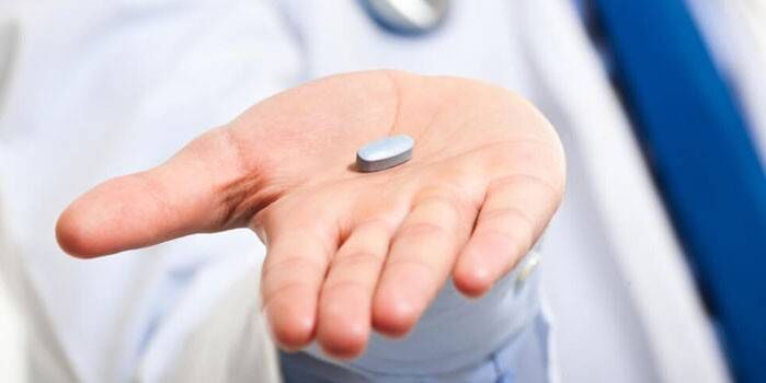 Os antibióticos son prescritos por un médico como a base para o tratamento da prostatite aguda nos homes